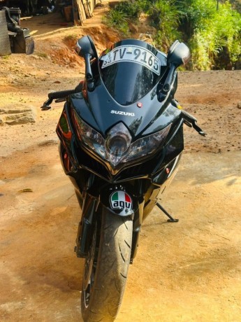 suzuki-gsxr-750-big-5