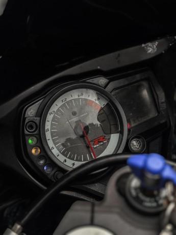suzuki-gsxr-750-big-8