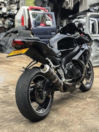 suzuki-gsxr-750-big-1