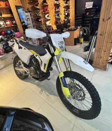 husqvarna-701-2021-big-2