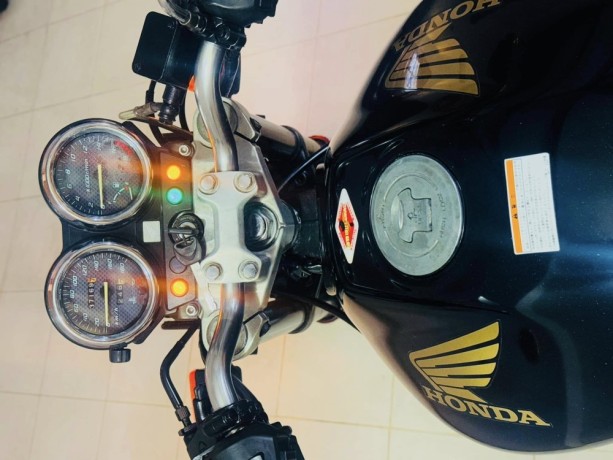 honda-hornet-ch130-2009-big-4