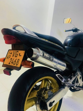 honda-hornet-ch130-2009-big-6