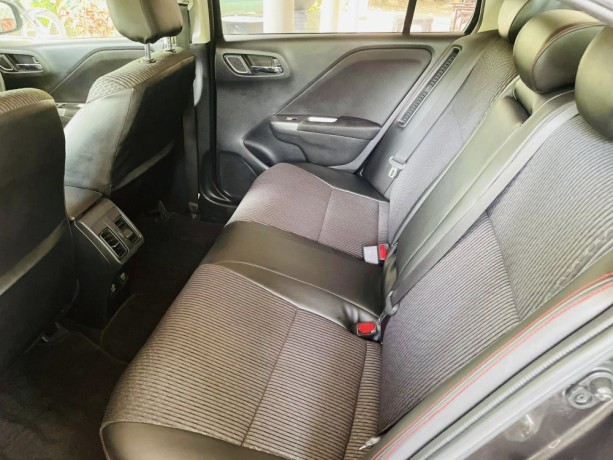 honda-grace-ex-2015-big-8