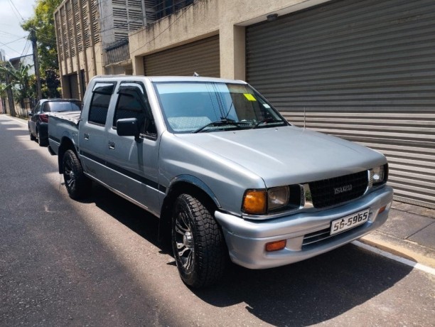 isuzu-double-cab-big-0