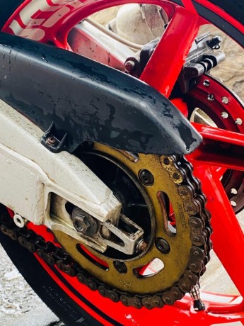 honda-cbr-250-gullarm-2020-big-8