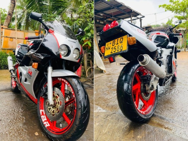 honda-cbr-250-gullarm-2020-big-4