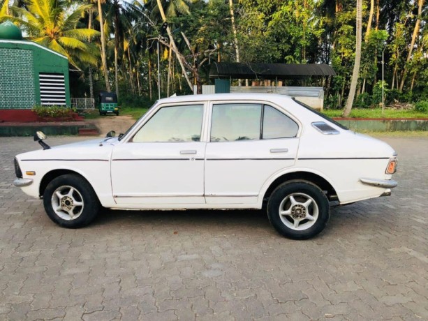 toyota-corolla-ke20-deluxe-big-3
