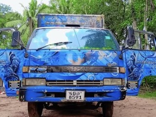 isuzu-elf-lorry