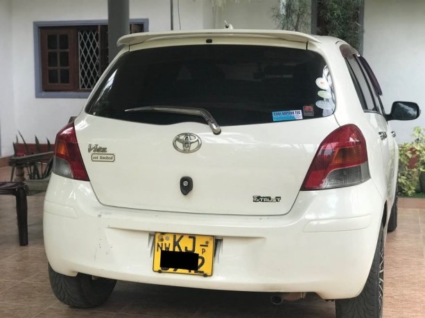 toyota-vitz-big-3