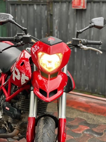 ducati-hypermotard-796-abs-2011-big-5
