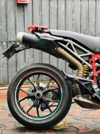 ducati-hypermotard-796-abs-2011-big-4