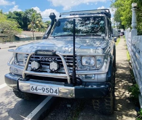 toyota-landcruiser-1992-big-2