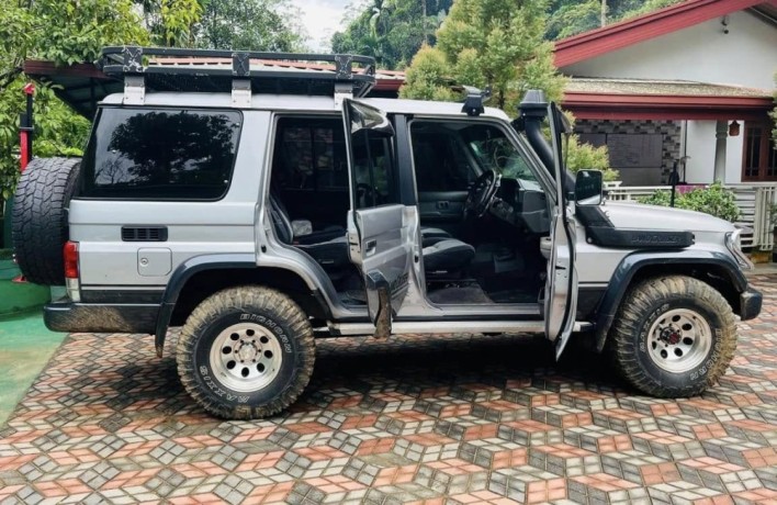 toyota-landcruiser-1992-big-3