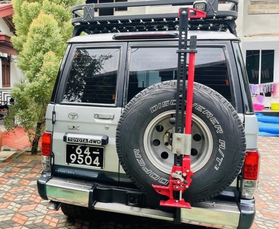 toyota-landcruiser-1992-big-4
