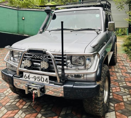 toyota-landcruiser-1992-big-5