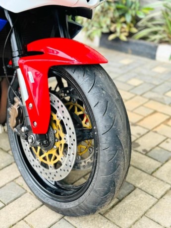 honda-cbr-600rr-2018-big-7