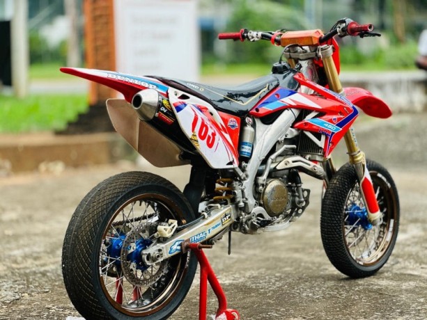 honda-crf-450-2008-big-4