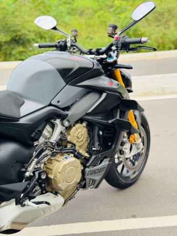 ducati-streetfighter-v4s-2023-big-7