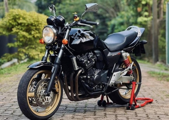 honda-cb4-revo-sf-2013-big-0