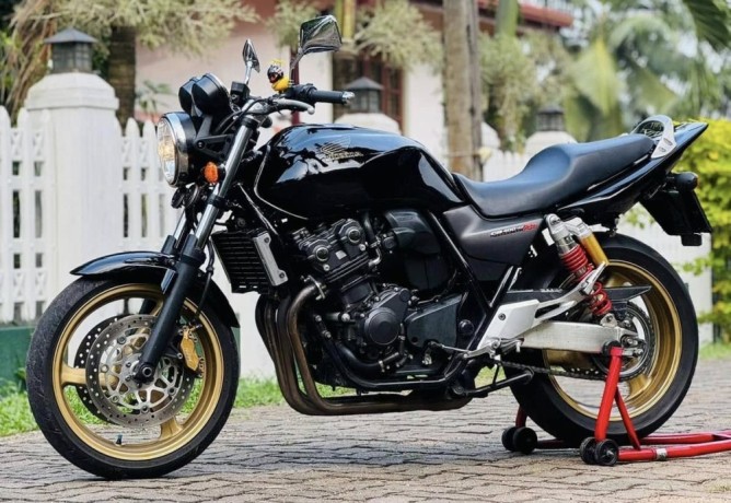 honda-cb4-revo-sf-2013-big-4