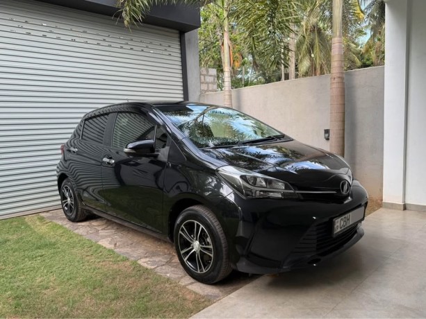 toyota-vitz-led-version-big-1