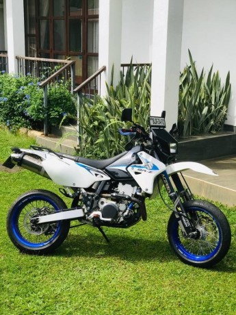 suzuki-drz-400cc-k9-limited-edition-big-2