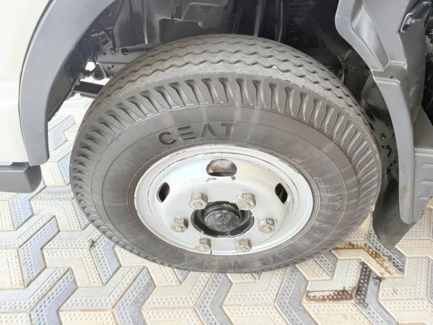 mitsubishi-fuso-elf-big-5