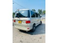 toyota-hiace-regius-small-5