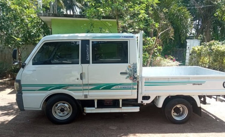 mazda-bongo-crew-cab-big-1