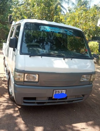 mazda-bongo-crew-cab-big-4