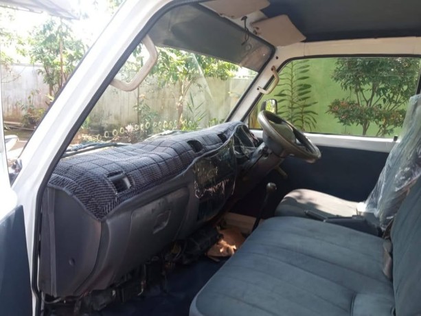 mazda-bongo-crew-cab-big-3