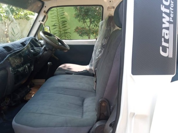mazda-bongo-crew-cab-big-5