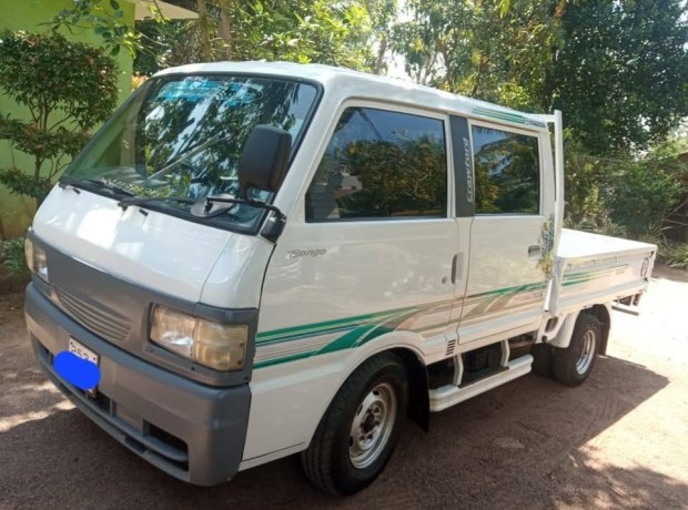 mazda-bongo-crew-cab-big-6