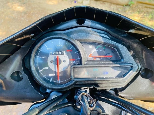 bajaj-discovery-100m-big-4