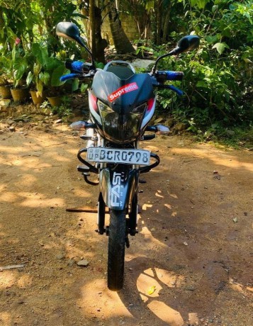 bajaj-discovery-100m-big-0