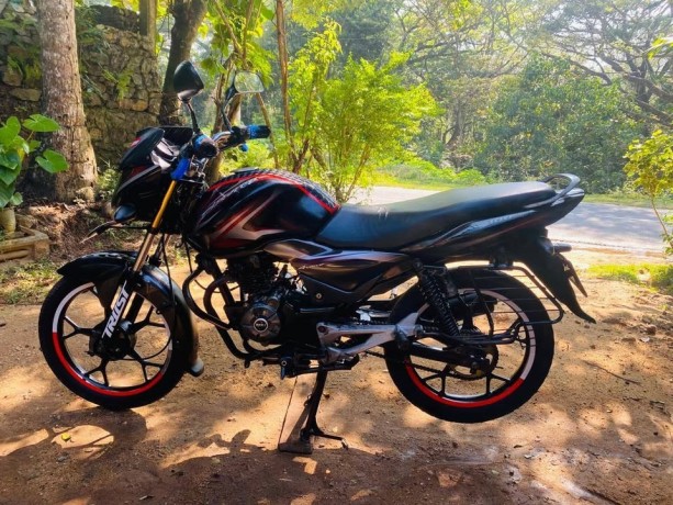 bajaj-discovery-100m-big-2
