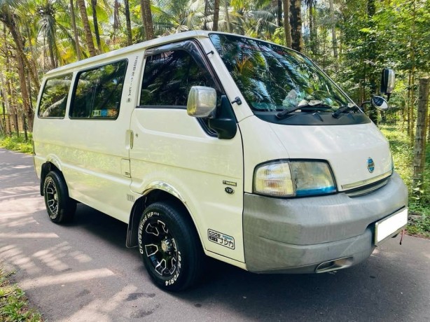 nissan-vanette-big-1