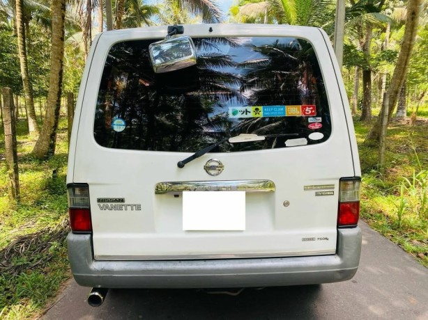 nissan-vanette-big-3
