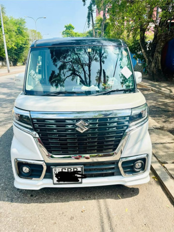 suzuki-spacia-big-0
