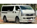 toyota-hiace-kdh-super-gl-200-small-1