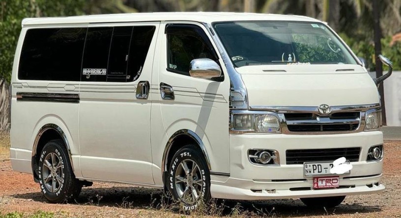 toyota-hiace-kdh-super-gl-200-big-1