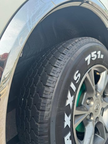 toyota-hiace-kdh-super-gl-200-big-5