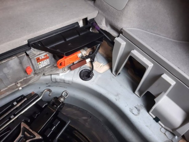 toyota-prius-s-big-7