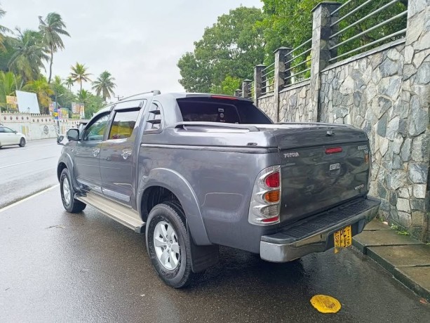 toyota-hilux-vigo-big-1