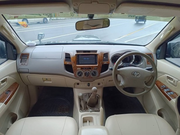 toyota-hilux-vigo-big-4