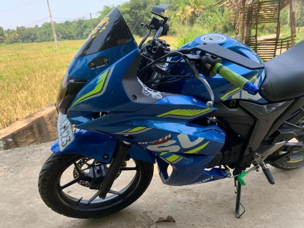 suzuki-gixxer-150-big-0