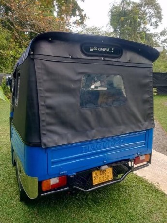 2009-piaggio-ape-big-2