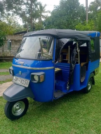 2009-piaggio-ape-big-1