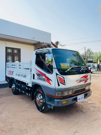 mitsubishi-canter-105-lorry-big-0