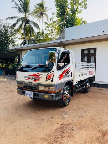 mitsubishi-canter-105-lorry-big-2
